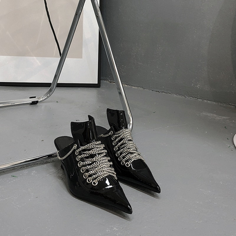 Fashion Catwalk Women&; Mules Shoes Summer New Black Pointed Toe Metal Chain High Heels Flip Flops Causal Slides